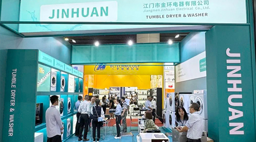 廣交會(huì)第一天！金環(huán)電器吸引世界各地客戶(hù)駐足參觀(guān)交流