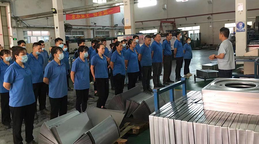 五一放假在即！金環(huán)電器沖壓車間開展早會(huì)強(qiáng)調(diào)工作效率